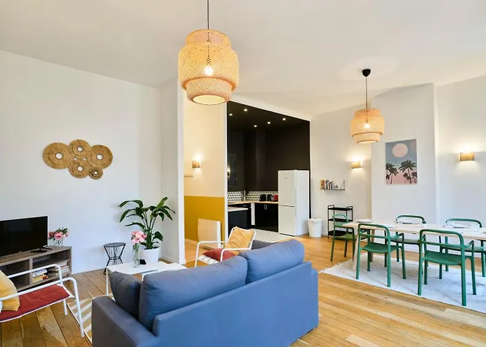 Charming Flats On The Grand Boulevard