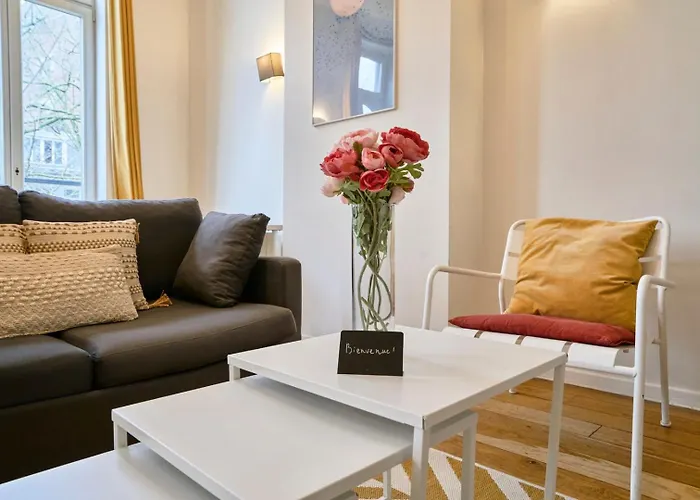 Charming Flats On The Grand Boulevard